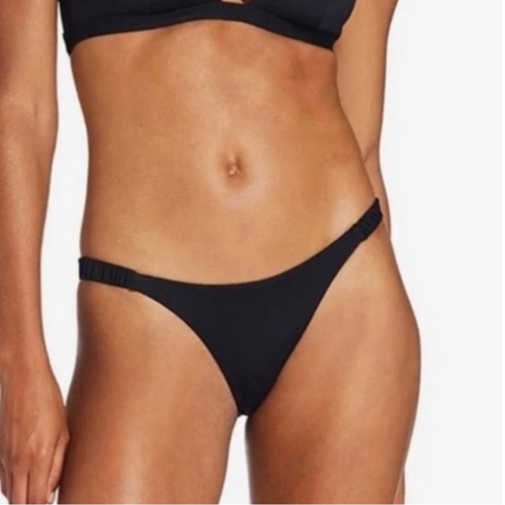 Vitamin A Zuri Bottom